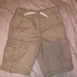 Carter’s boys size 5 cargo khaki shorts